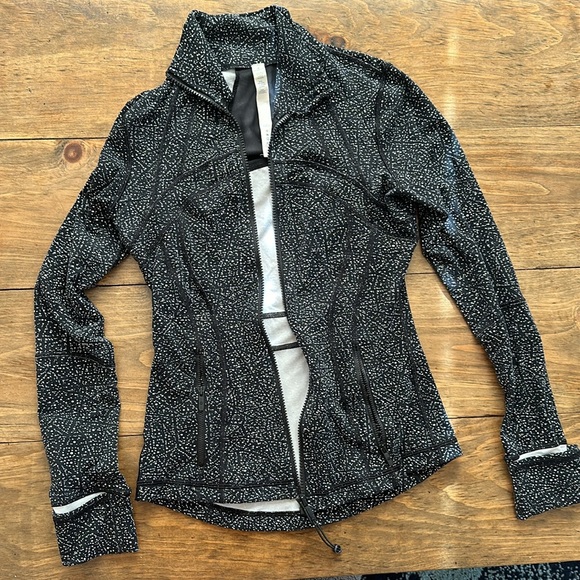 Lululemon zip up jacket - Picture 4 of 4